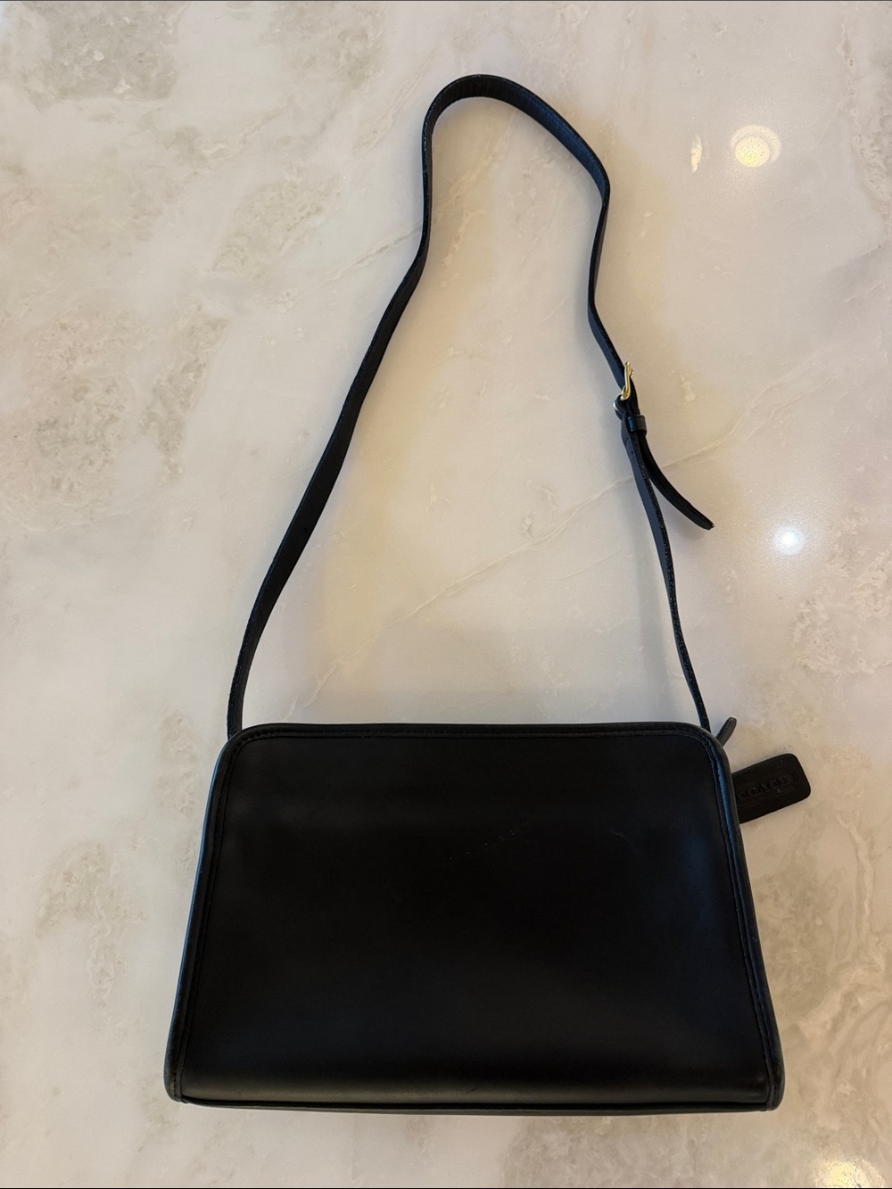 Vintage Coach Saddle Black Leather Shoulder Bag No: A0P-9814